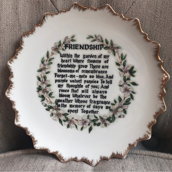 Vintage Norcrest Japan Friendship Plate Floral , with gold trim. - Picture 1 of 6